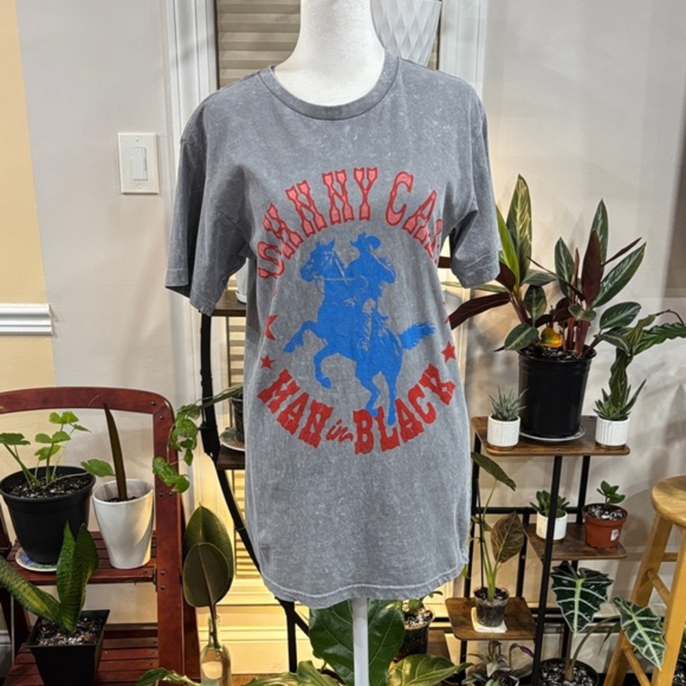 Johnny Cash Gray Man in Black Graphic T-Shirt size S